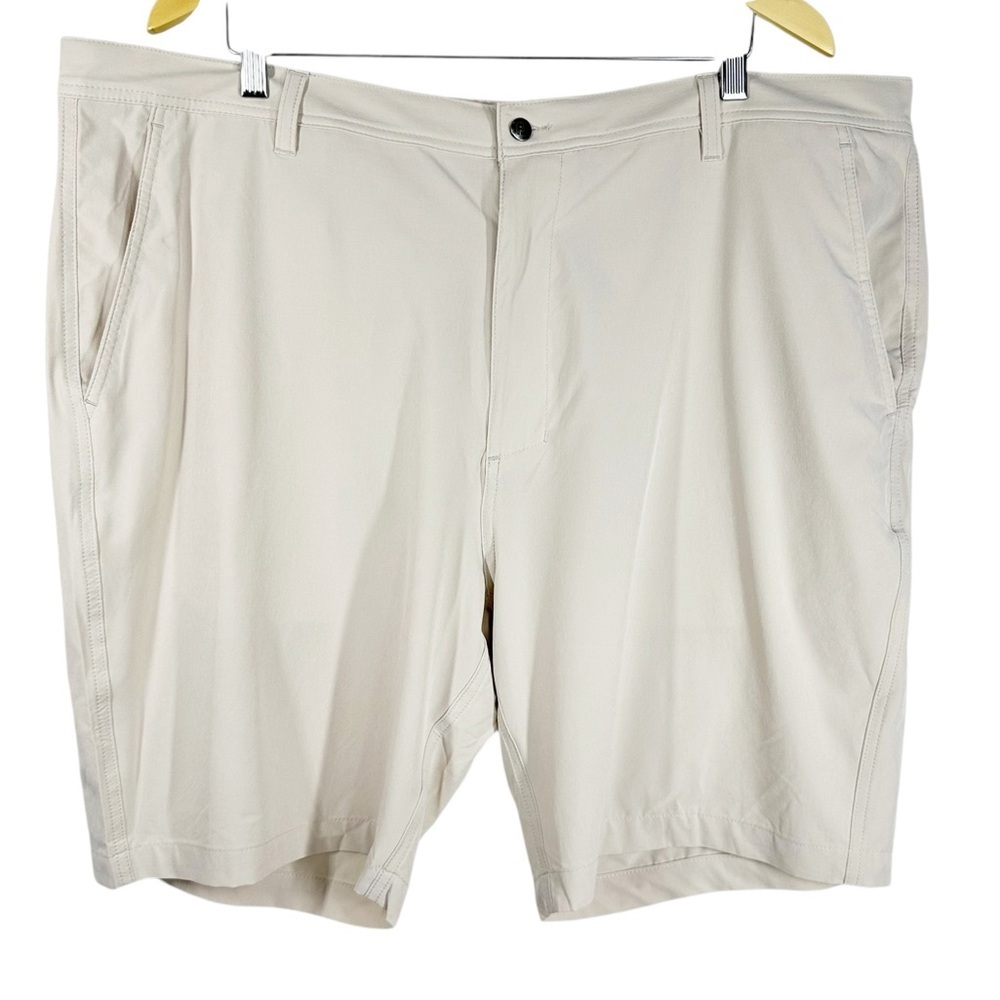 FOOT JOY Men's 42 Tan Lightweight Performance Flat Front Shorts